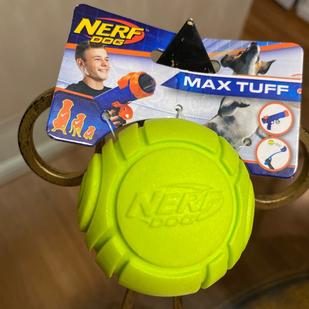 - Brand New Nerf Dog Méx  Tuff Dog Ball.